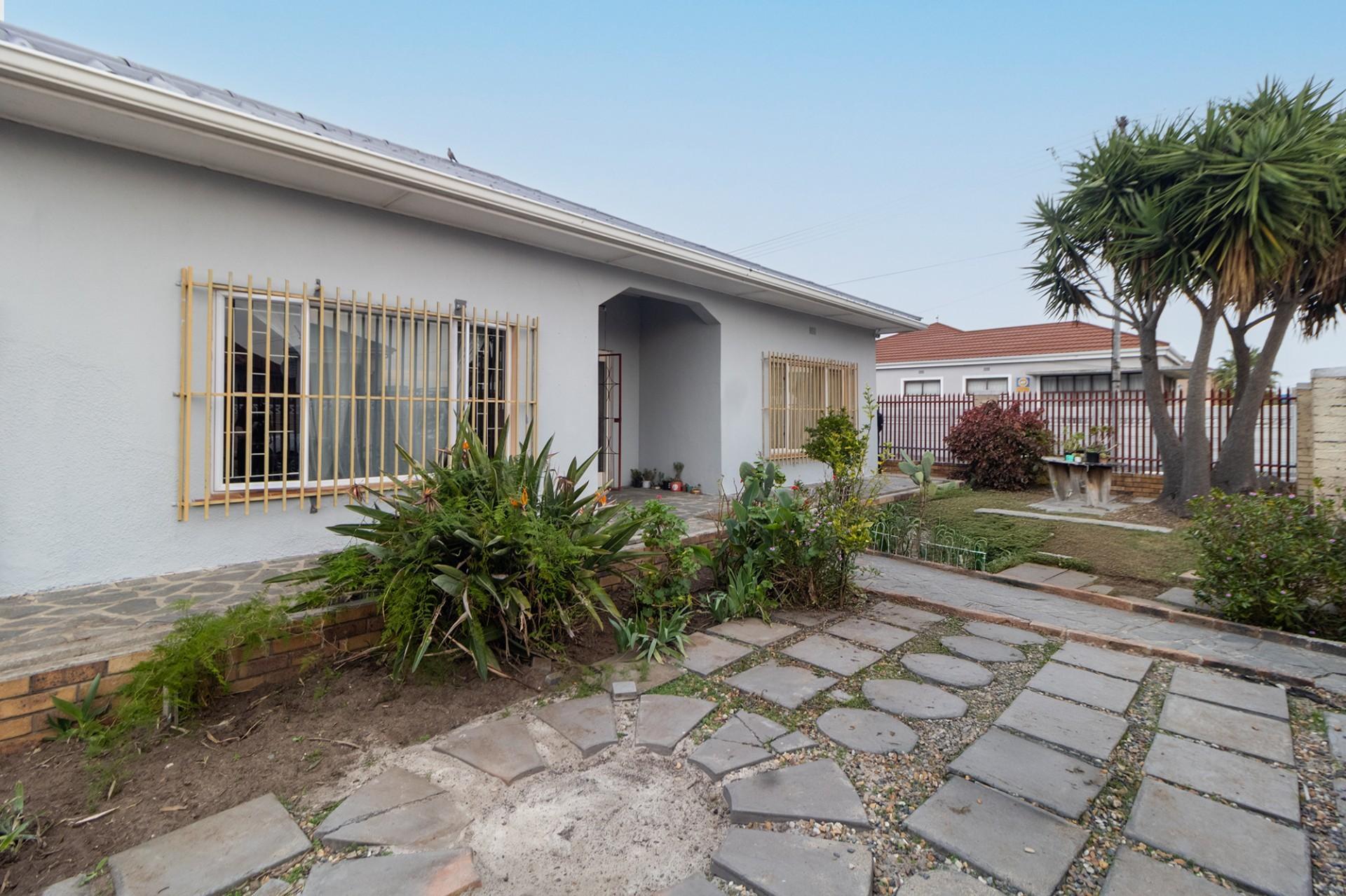 Image 3 of 6