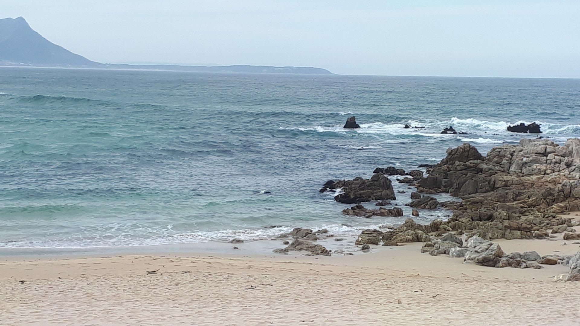 Image 3 of 6