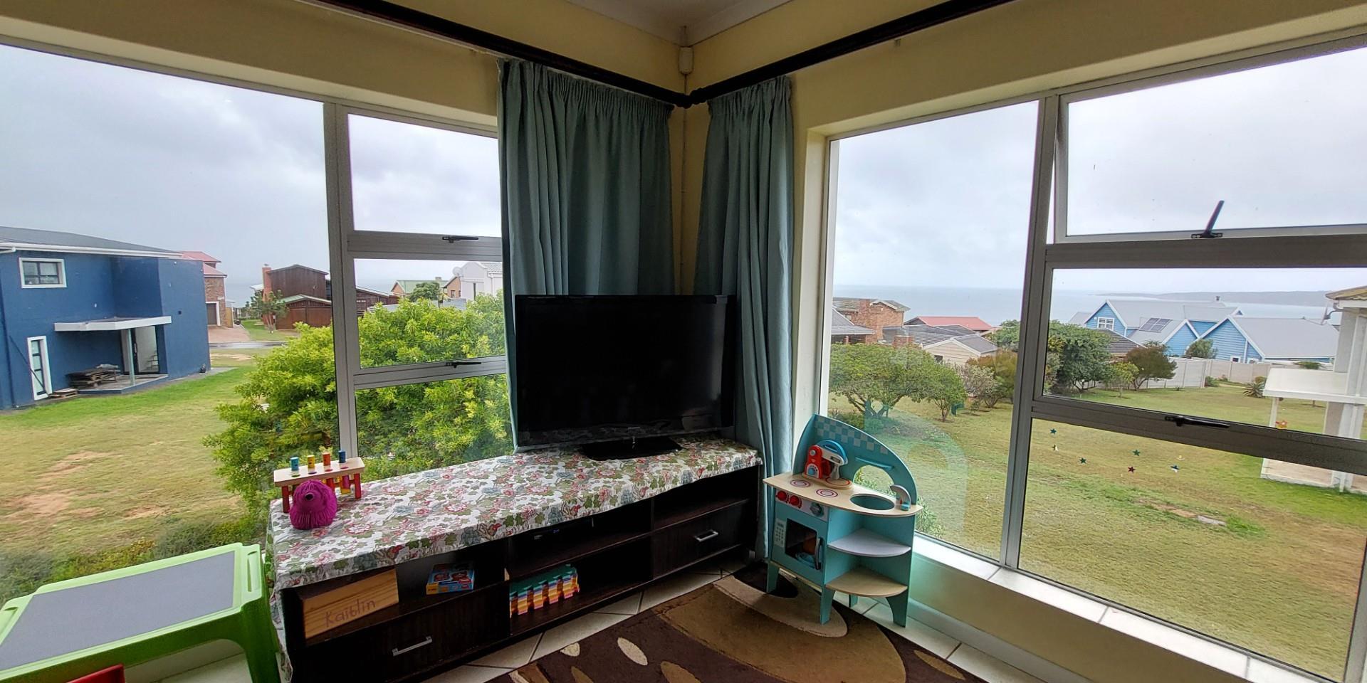 Image 2 of 6