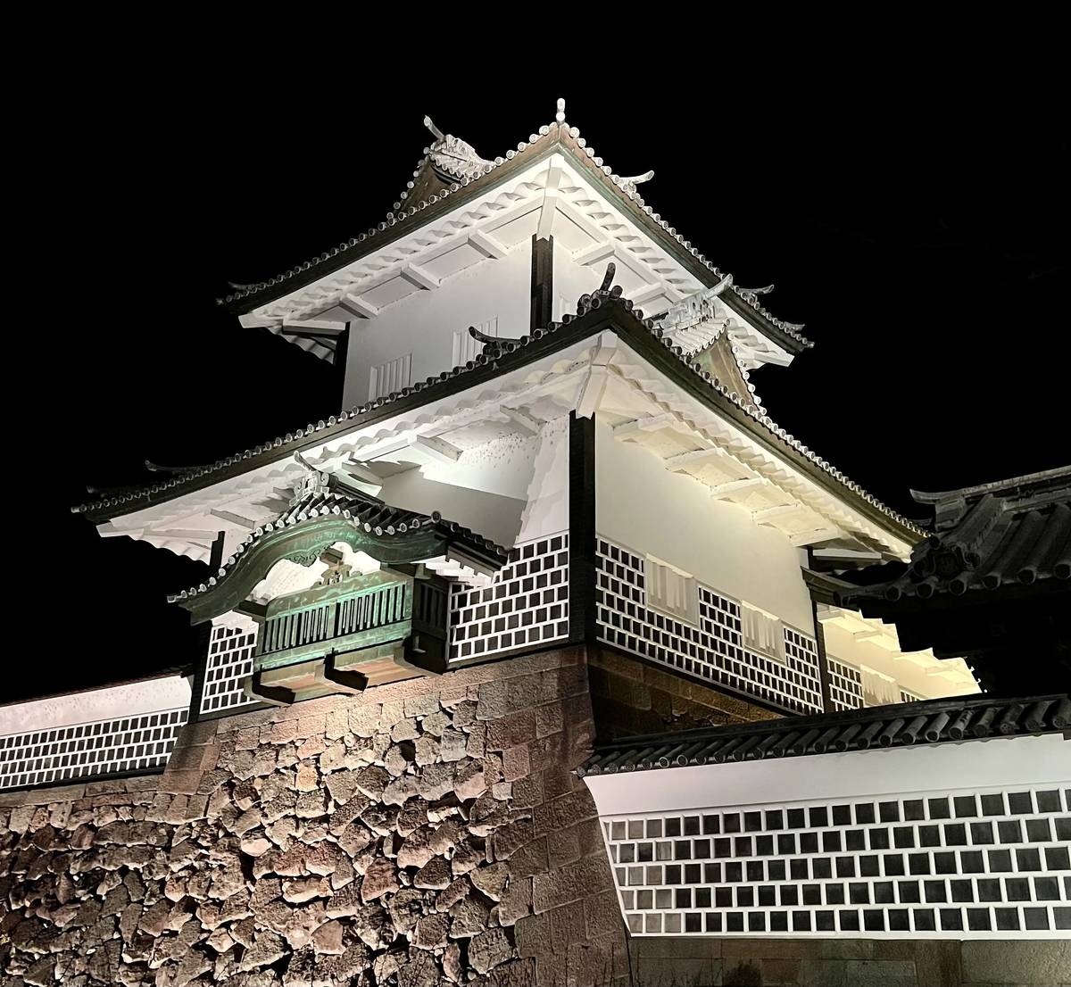 kanazawa-castle-night