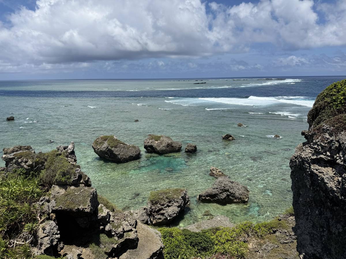 Rocky shore and reef at Higashi-Hennazaki