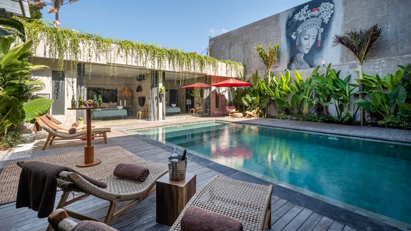 Artistic 4BD Villa with Private Pool & Jungle Vibe 25