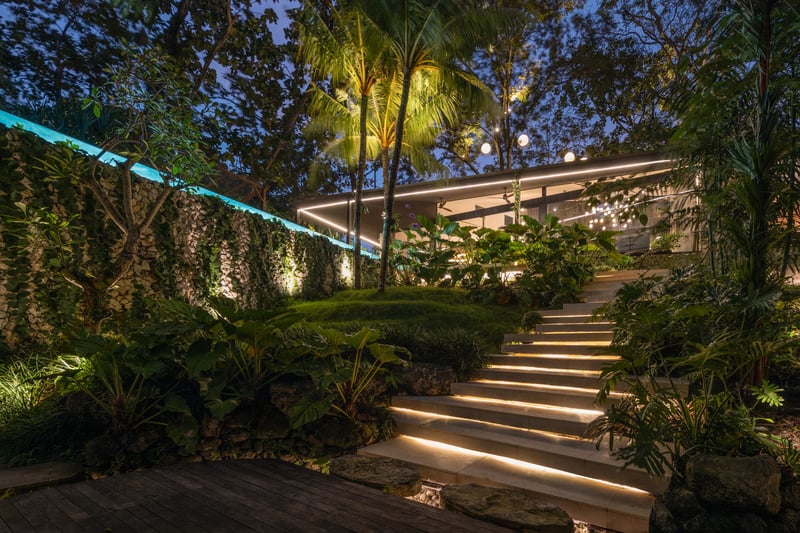 Lost Villa | Award-Winning Estate + 5-Star Staff 1