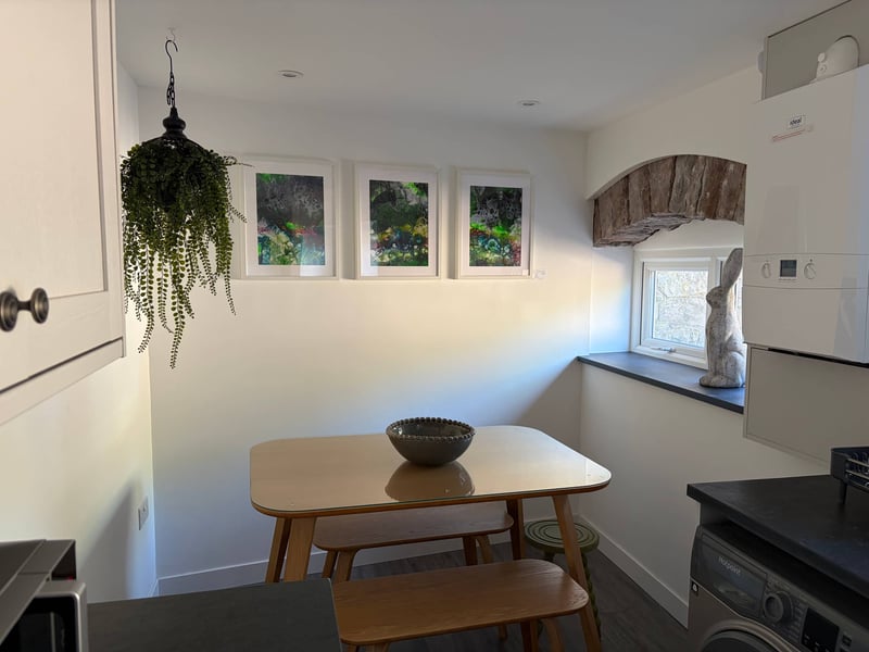 10 Crickhowell Cottages, Town Centre Location 27