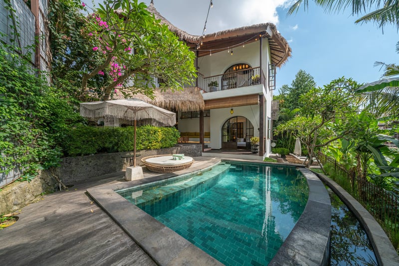 Yuka : Tropical Sunset Escape – 3BR Canggu Villa 35