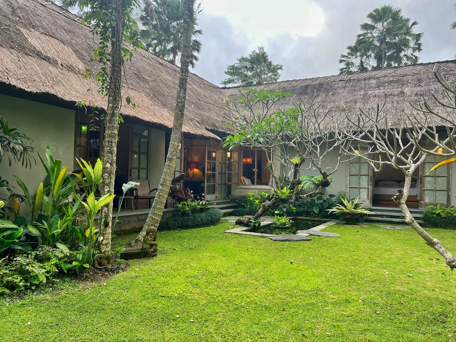Balinese Antiques 2BR Villa 15 Mins to Ubud Centre — photo 2