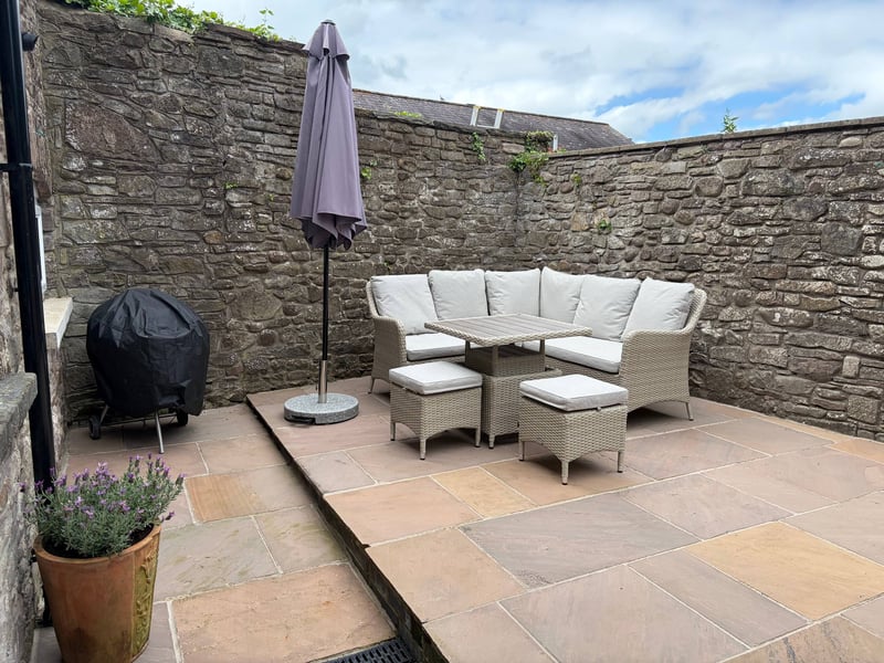 10 Crickhowell Cottages, Town Centre Location 6