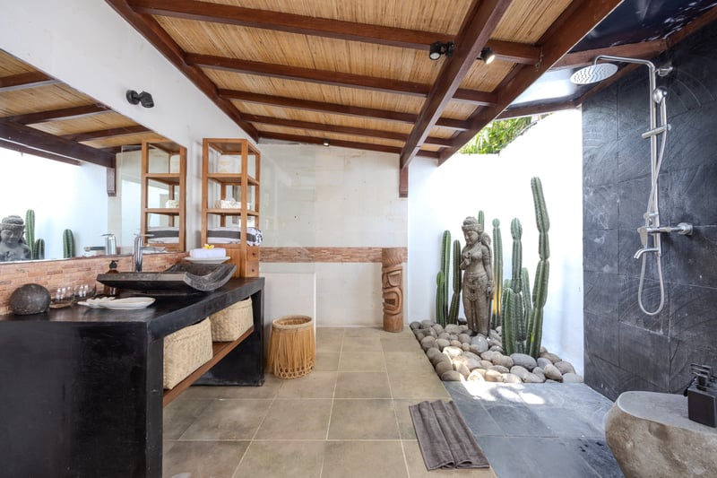 XL Tropical Estate • 4BR • Quiet • Next to POI 36