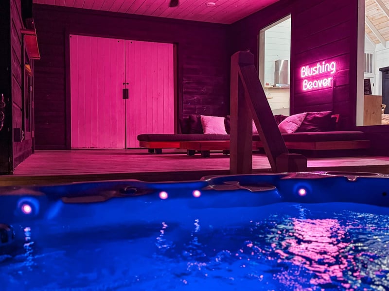 Sauna Hot Tub Creek Romantic Forest Cabin — photo 3