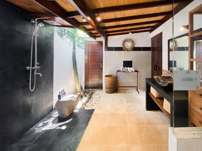 XL Tropical Estate • 4BR • Quiet • Next to POI 37
