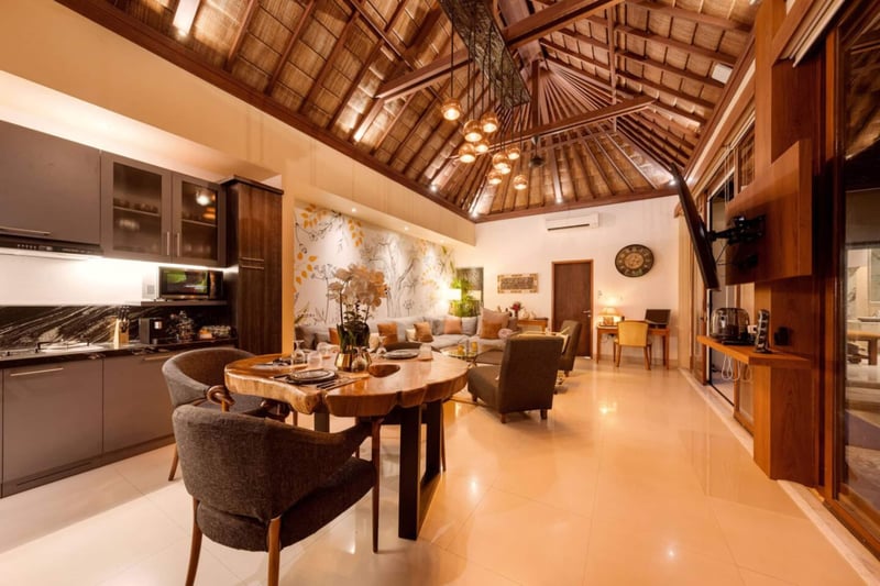 Ultra Deluxe Spa Villa, 5 min Beach, Seminyak 8