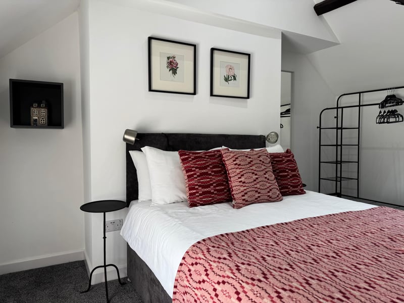 12 Crickhowell Cottages, Town Centre Location 19