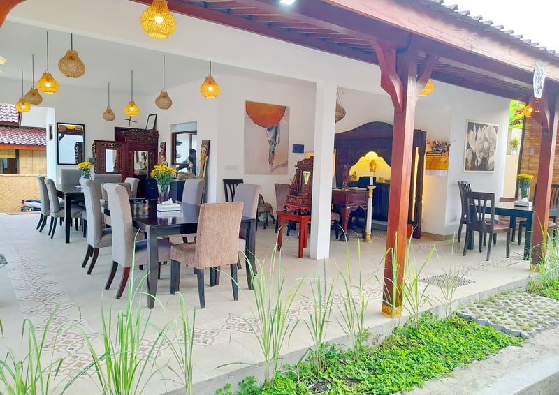 Deluxe Family Room 11
