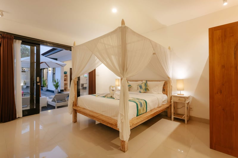 Villa Sri Seminyak - 3 Bedroom Stylish Pool Villa! — photo 3