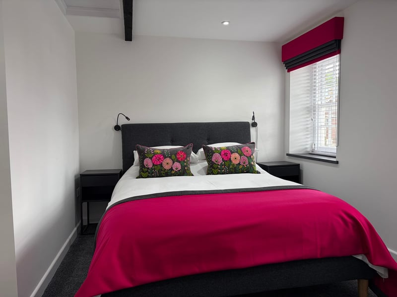 10 Crickhowell Cottages, Town Centre Location 34