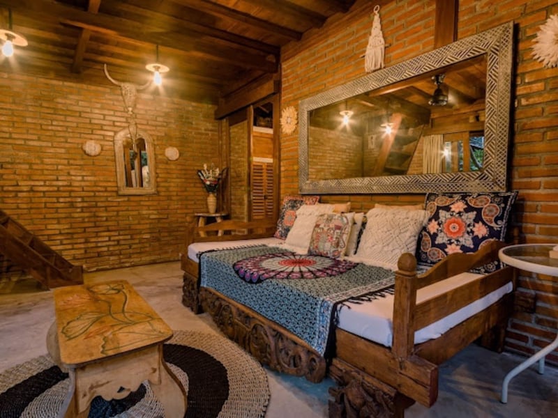 Pabuan Villa, private, bergaya etnik dan romantis 8