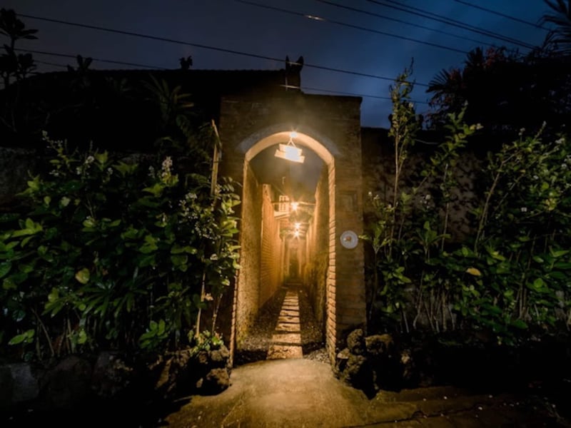 Pabuan Villa, private, bergaya etnik dan romantis 25