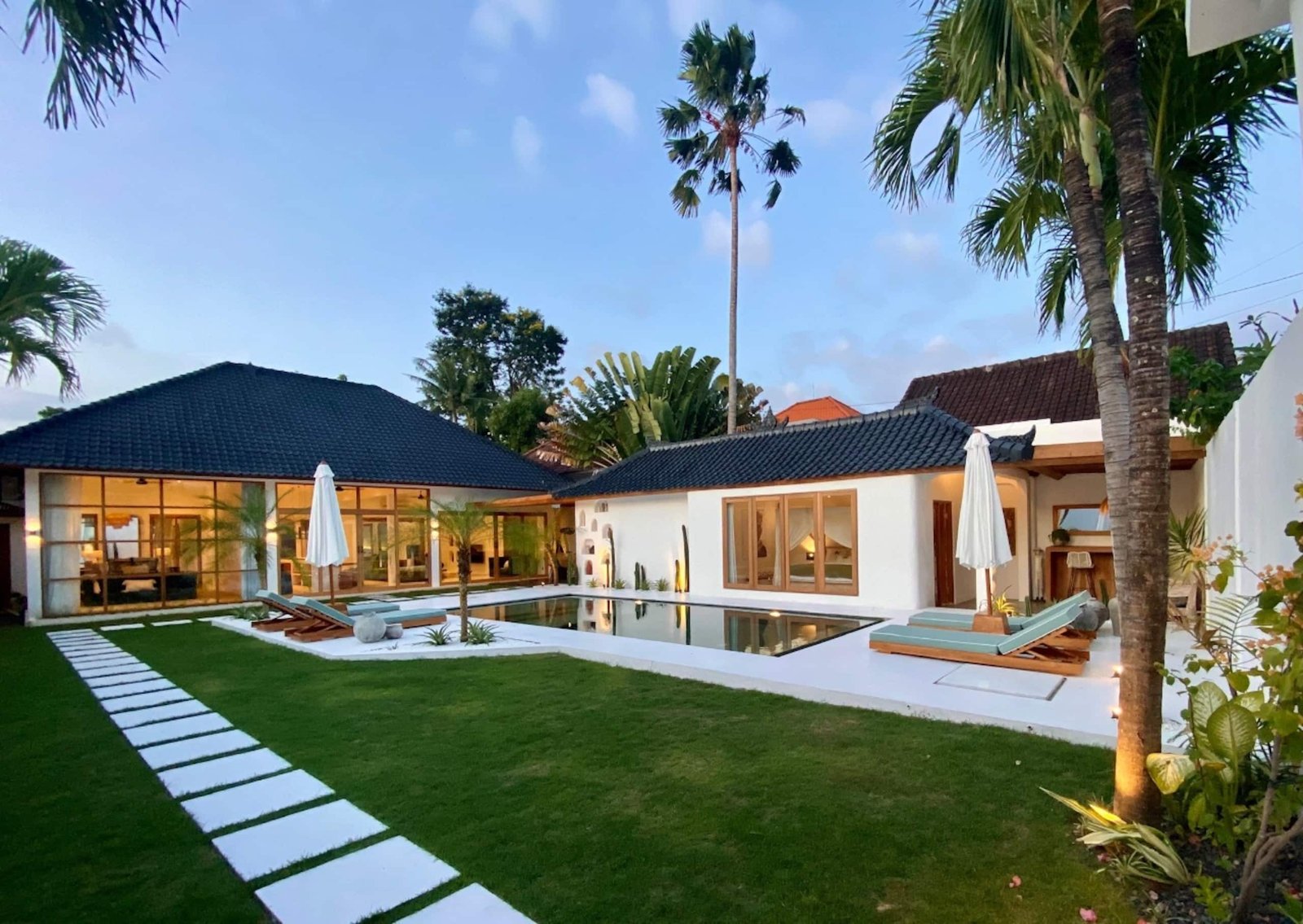 Brand New Private 3 BR Villa Sabarraca, Seminyak — photo 2