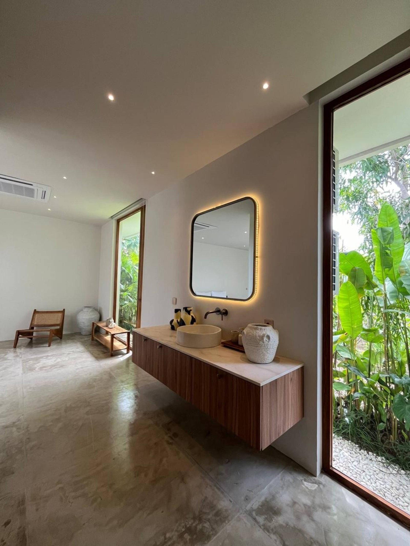 Modern Wellness Retreat: Icebath, Pool, Zen Patio — photo 2