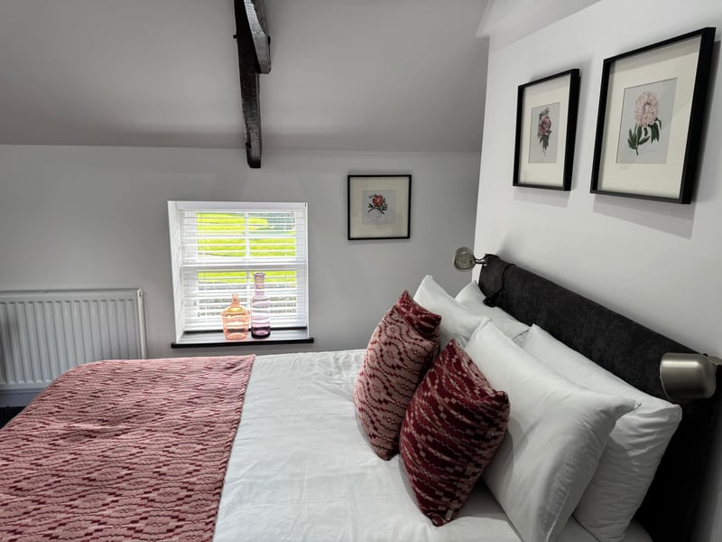 12 Crickhowell Cottages, Town Centre Location 21