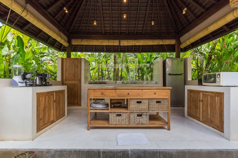 Balinese Villa · 16m Pool · Gardens · 5 Min Beach 16