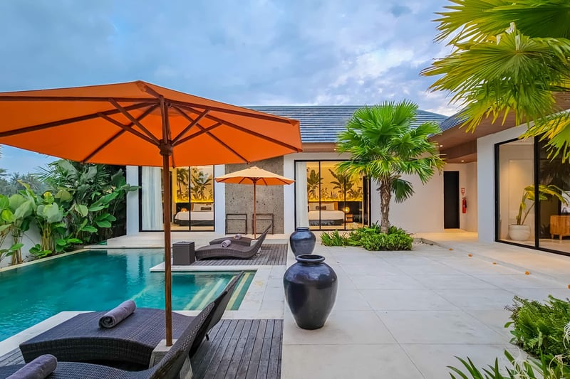 Lavatera Villa 33