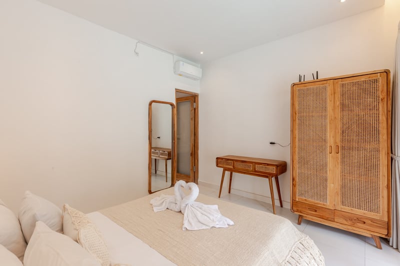 Chic 3BR Pool Villa • Canggu • Walk to Reload Gym 34