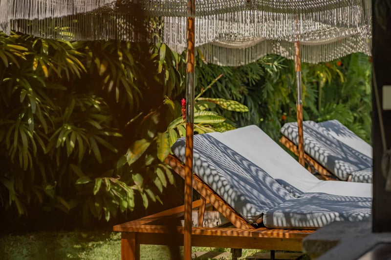 Balinese Villa · 16m Pool · Gardens · 5 Min Beach 6