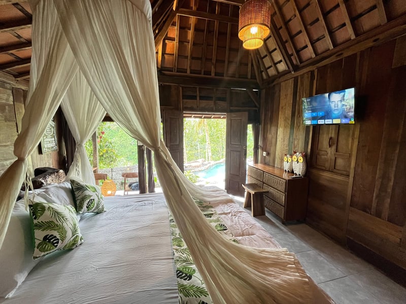 private jungle cabin + private poll + jungle view 11
