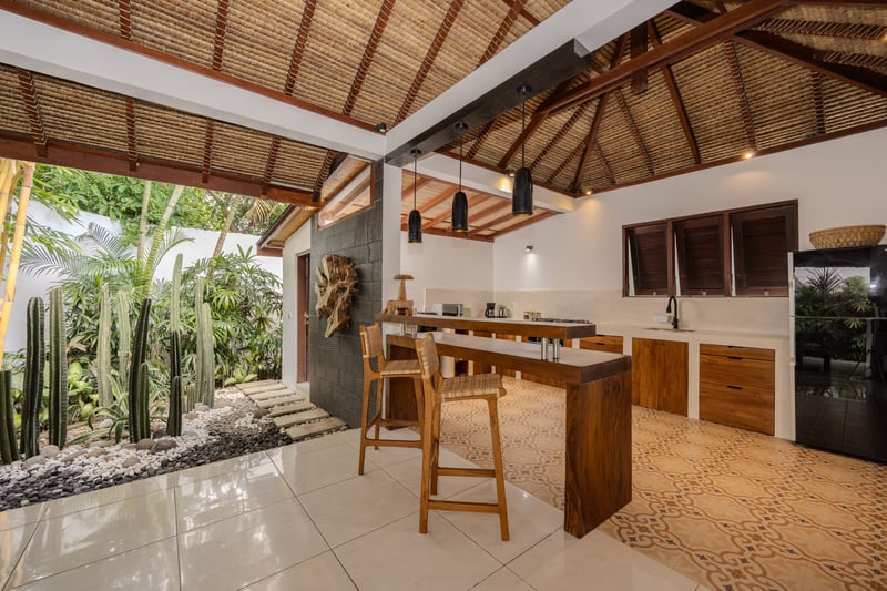 XL Tropical Estate • 4BR • Quiet • Next to POI 6