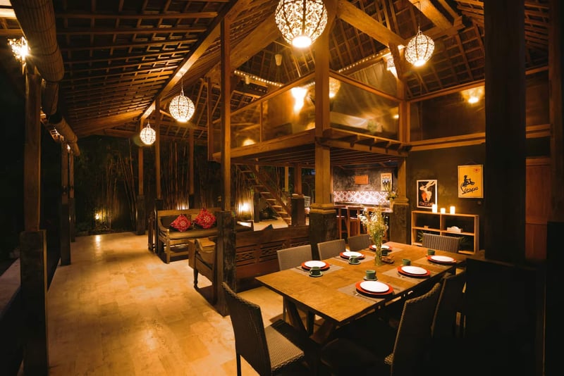 Villa Toya. Central, leafy retreat, sleeps 10 — photo 3
