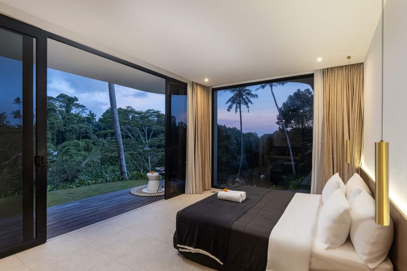 Supreme Villa 4BR Ubud Epic Pool Sunrise Canyon 32