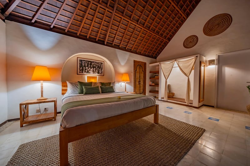 Balinese Villa · 16m Pool · Gardens · 5 Min Beach 29