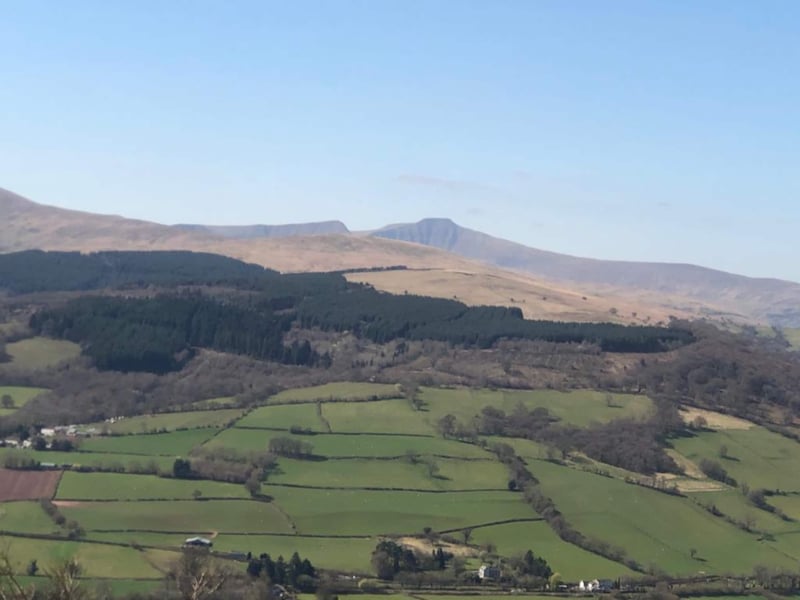 12 Crickhowell Cottages, Town Centre Location 37