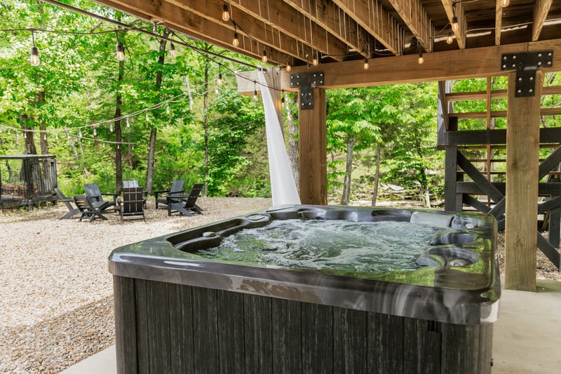 Stunning Luxury Cabin (Hot Tub, Fire Pit, Creek) — photo 4