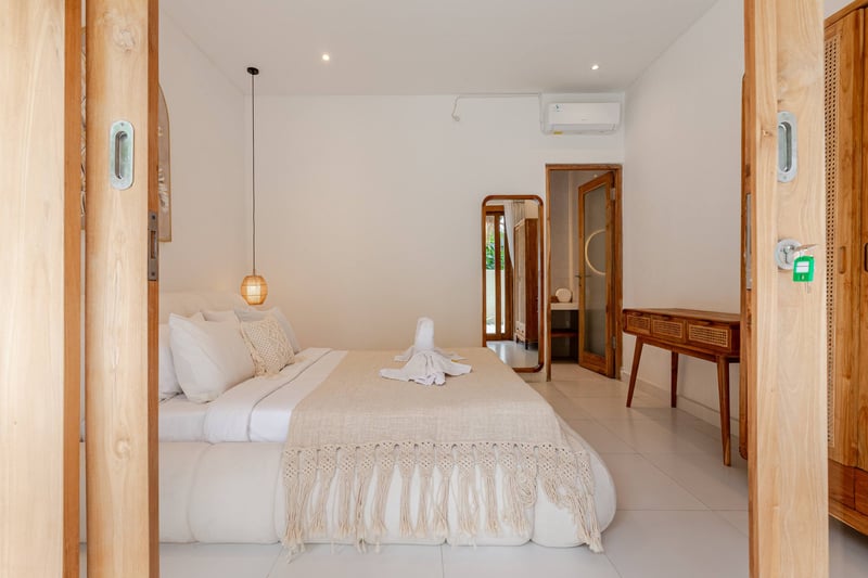 Chic 3BR Pool Villa • Canggu • Walk to Reload Gym 35