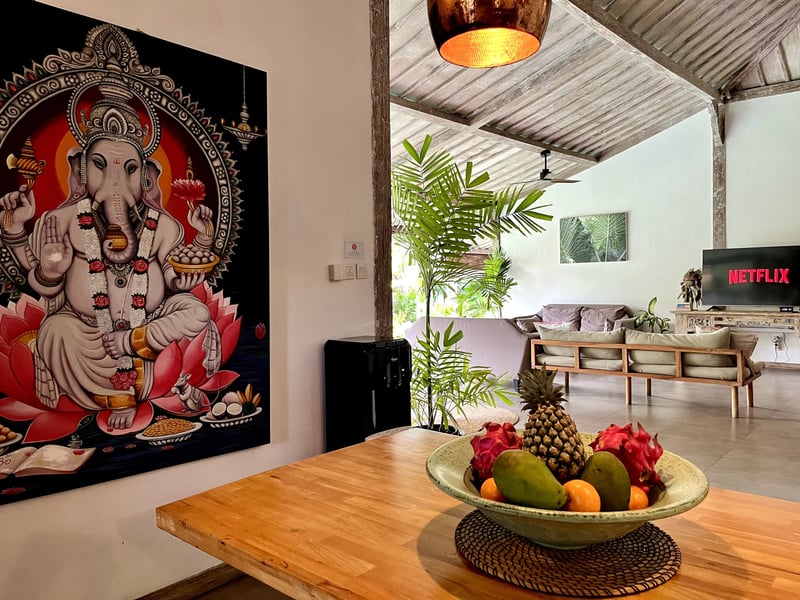 Huge 20m Private Pool / Balinese Style Villa — photo 5