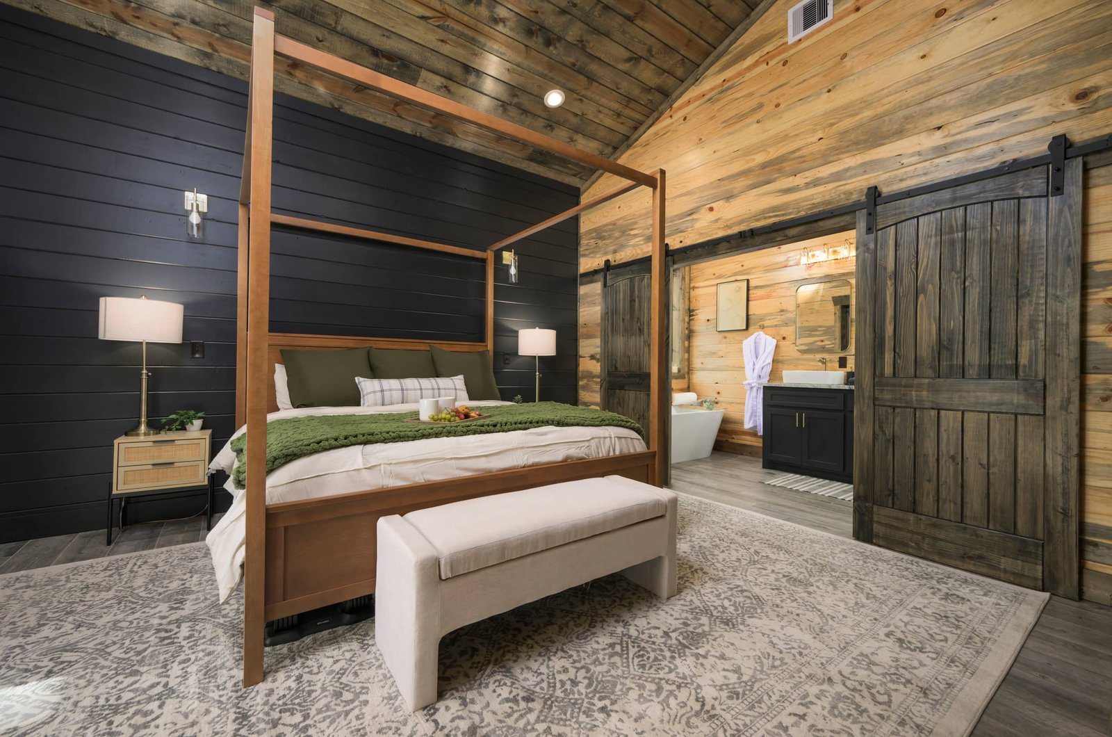 Romantic Escape (Sauna, Soaking Tub & Hot Tub) — photo 2