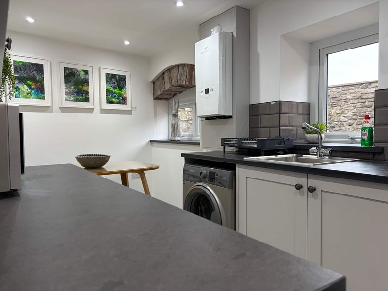 10 Crickhowell Cottages, Town Centre Location 19