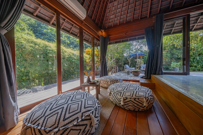 Balinese Villa · 16m Pool · Gardens · 5 Min Beach 37