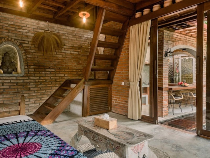 Pabuan Villa, private, bergaya etnik dan romantis 9