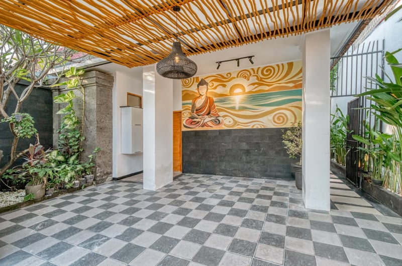 Holy's Villa 32