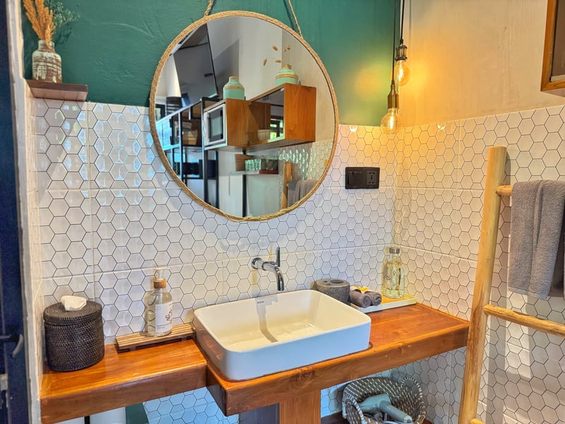 Stylish space, 2 mins walk to Kudeta Beach 37