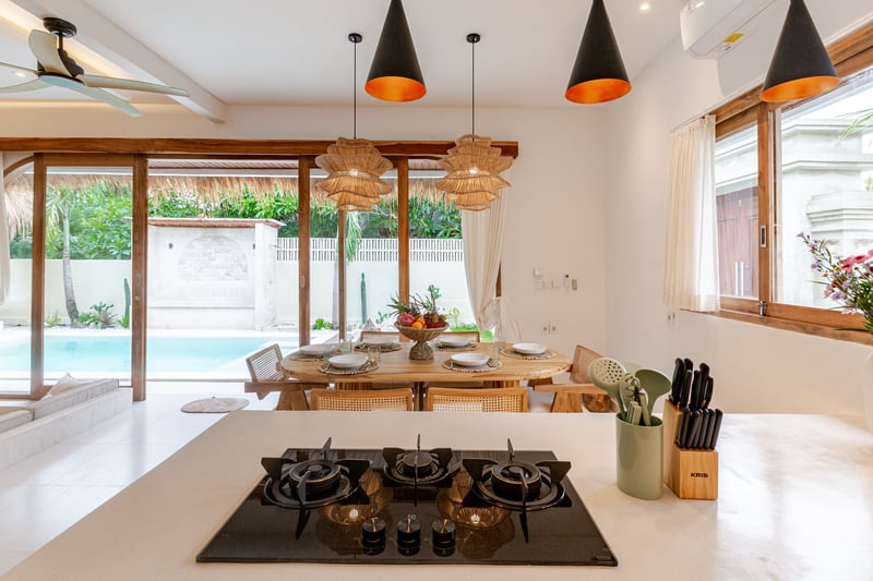 Chic 3BR Pool Villa • Canggu • Walk to Reload Gym 18