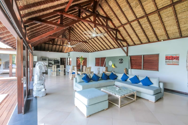 Spacious 3 Bedroom 
Villa Maya Aseman Bagus 6