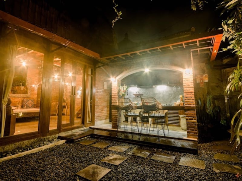 Pabuan Villa, private, bergaya etnik dan romantis 13
