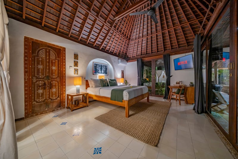 Balinese Villa · 16m Pool · Gardens · 5 Min Beach 34