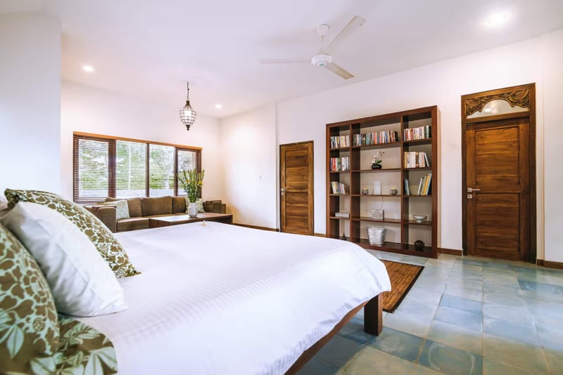 Villa Toya. Central, leafy retreat, sleeps 10 22