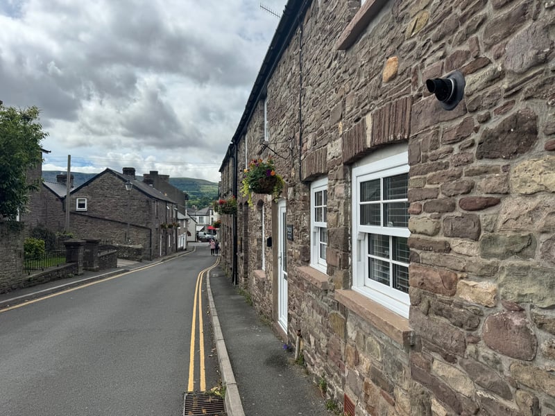 12 Crickhowell Cottages, Town Centre Location 30