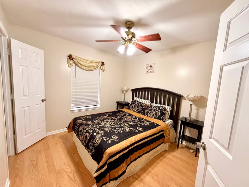Pasadena Home Near Hospitals/Industry/ Shopping 12